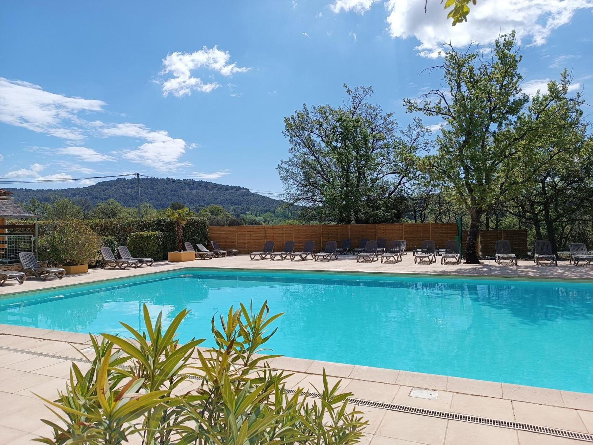 Domaine Les Chenes Blancs Hotel Saint-Saturnin-les-Apt Exterior photo
